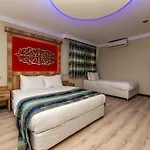 Hotell Linda Expo Palace 3*