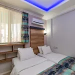 Linda Expo Palace Hotell 3*