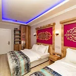 Linda Expo Palace Hotell 3*